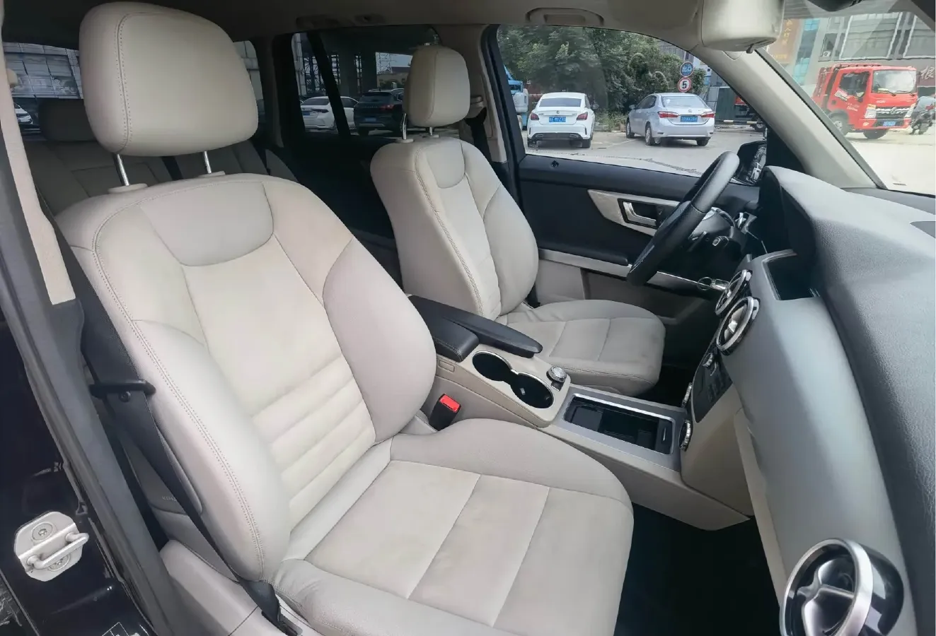 2015 Mercedes-Benz GLK Class 2.0T 211HP L4 7AT,autocango,china used car exporter,china ev exporter,chinese used car exporter,chinese used ev exporter