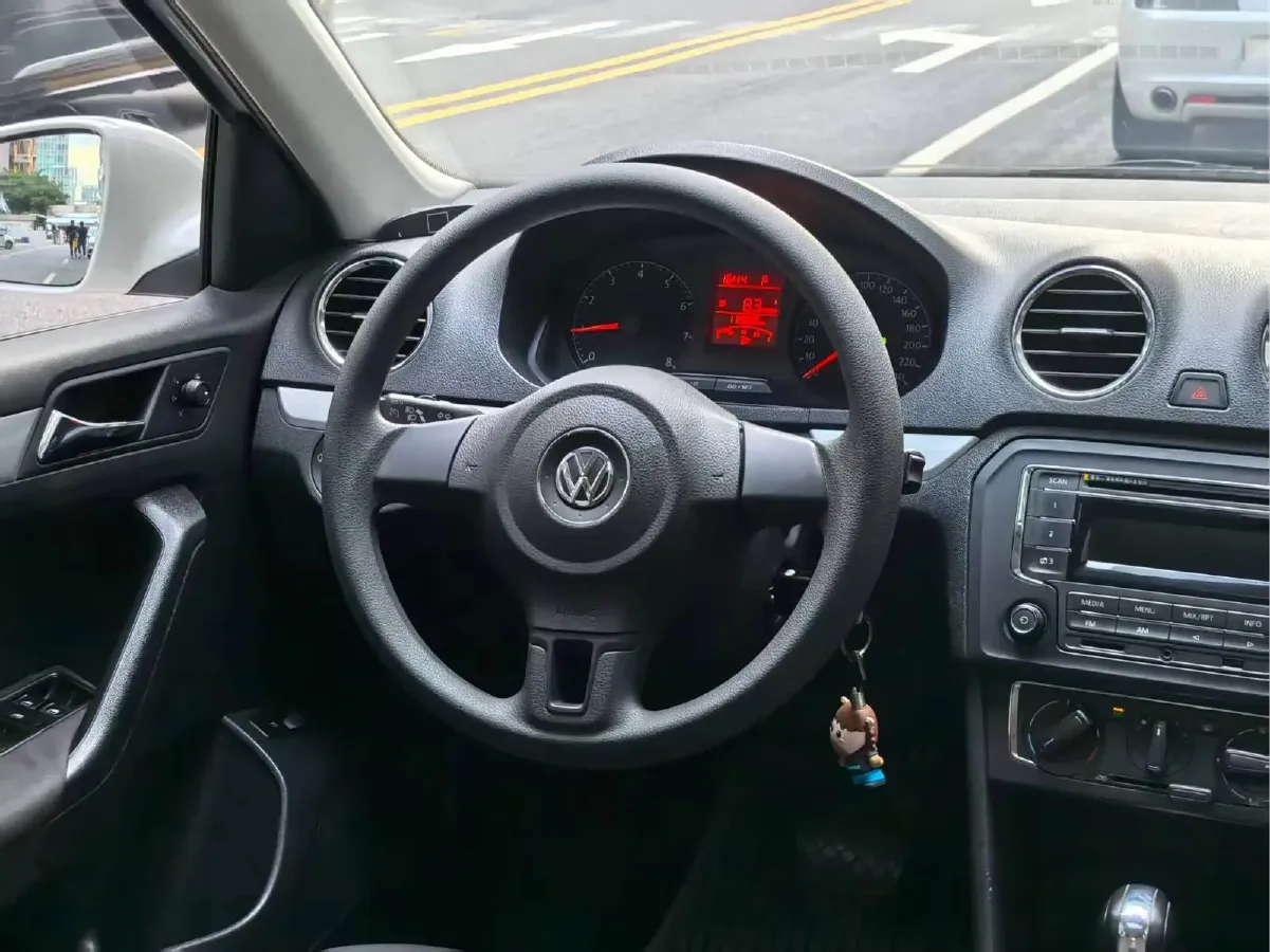 2013 Volkswagen Jetta 1.6L 110HP L4 6AT,autocango,china used car exporter,china ev exporter,chinese used car exporter,chinese used ev exporter