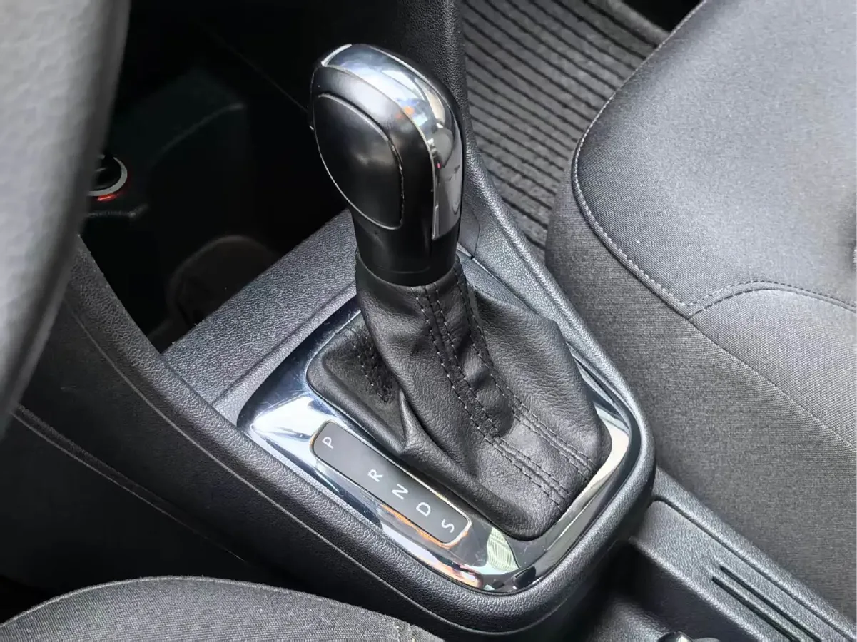 2013 Volkswagen Jetta 1.6L 110HP L4 6AT,autocango,china used car exporter,china ev exporter,chinese used car exporter,chinese used ev exporter