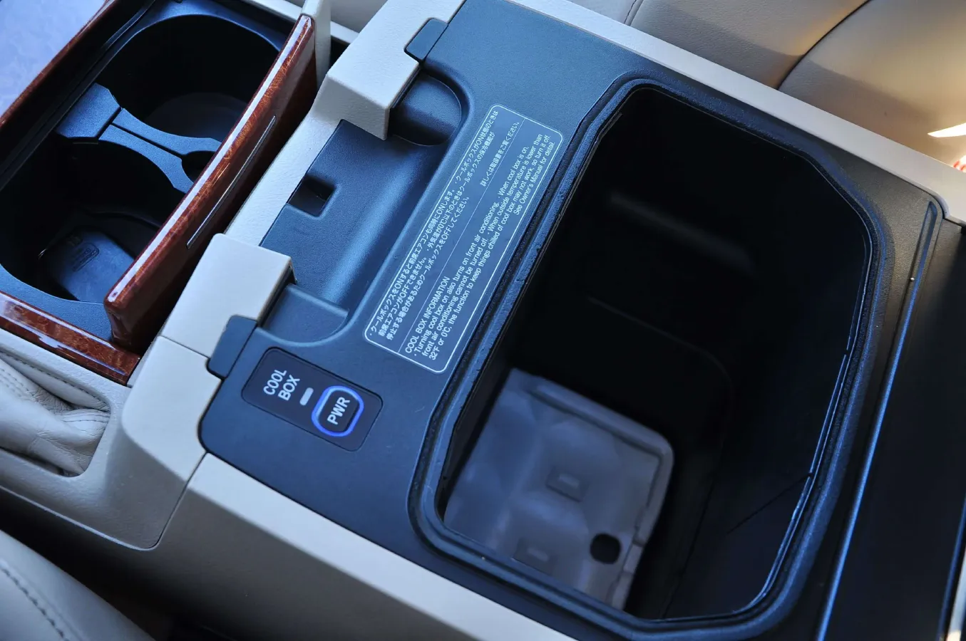 2012 Toyota Land Cruiser 4.6L 310HP V8 6AT,autocango,china used car exporter,china ev exporter,chinese used car exporter,chinese used ev exporter