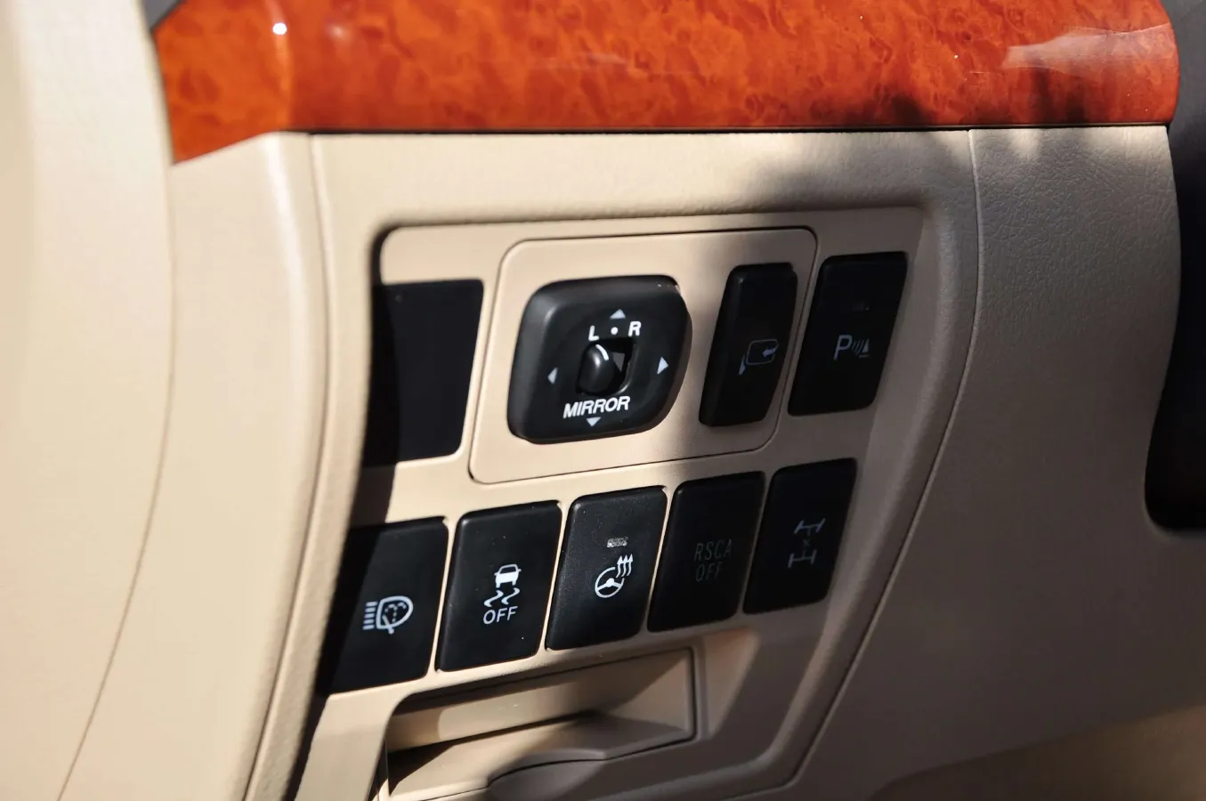 2012 Toyota Land Cruiser 4.6L 310HP V8 6AT,autocango,china used car exporter,china ev exporter,chinese used car exporter,chinese used ev exporter