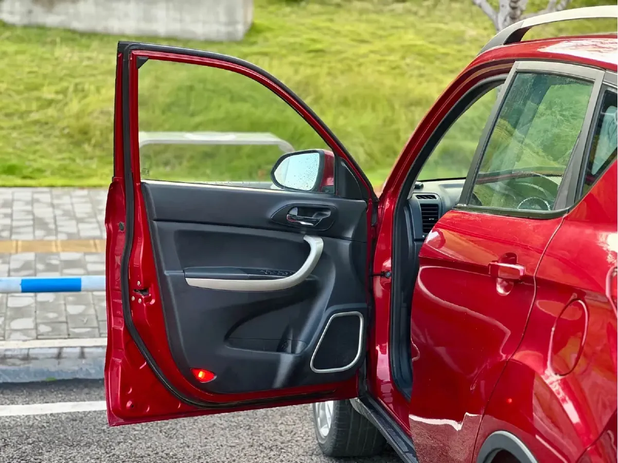 2015 ChangAn CS35 1.6L 125HP L4 5MT,autocango,china used car exporter,china ev exporter,chinese used car exporter,chinese used ev exporter