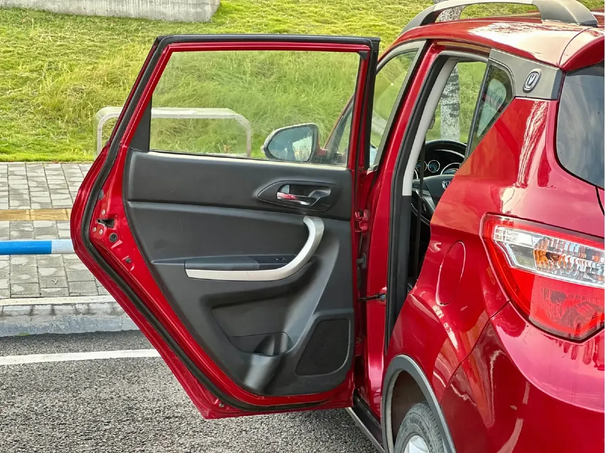 2015 ChangAn CS35 1.6L 125HP L4 5MT,autocango,china used car exporter,china ev exporter,chinese used car exporter,chinese used ev exporter