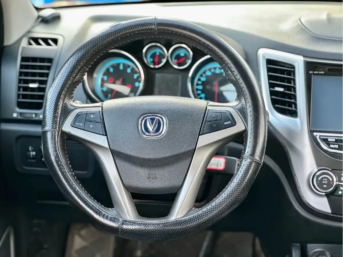 2015 ChangAn CS35 1.6L 125HP L4 5MT,autocango,china used car exporter,china ev exporter,chinese used car exporter,chinese used ev exporter