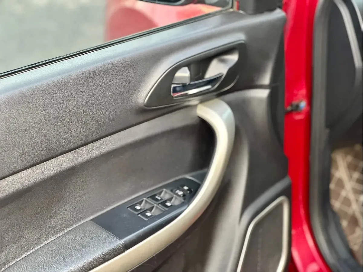 2015 ChangAn CS35 1.6L 125HP L4 5MT,autocango,china used car exporter,china ev exporter,chinese used car exporter,chinese used ev exporter