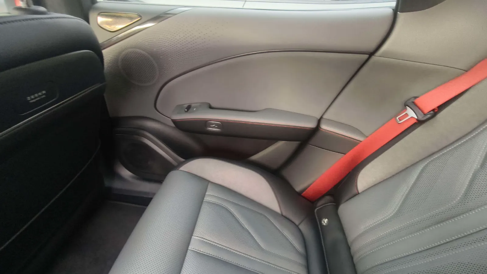 2025 Zeekr 007GT BEV 75KWH,autocango,china used car exporter,china ev exporter,chinese used car exporter,chinese used ev exporter