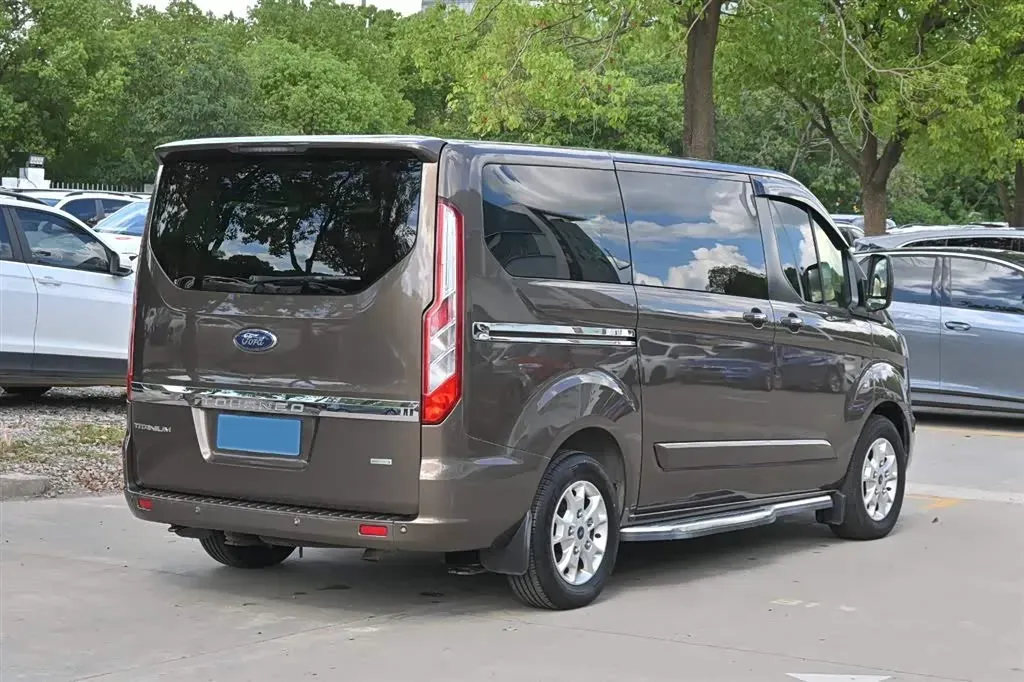 2016 Ford Tourneo 2.0T 203HP L4 5MT,autocango,china used car exporter,china ev exporter,chinese used car exporter,chinese used ev exporter