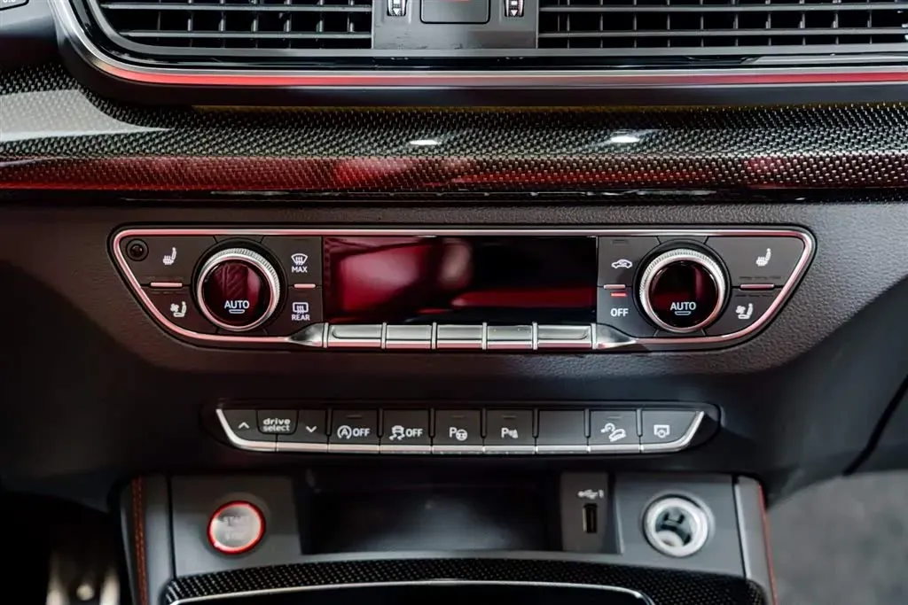 2021 Audi SQ5 3.0T 354HP V6 8AT,autocango,china used car exporter,china ev exporter,chinese used car exporter,chinese used ev exporter