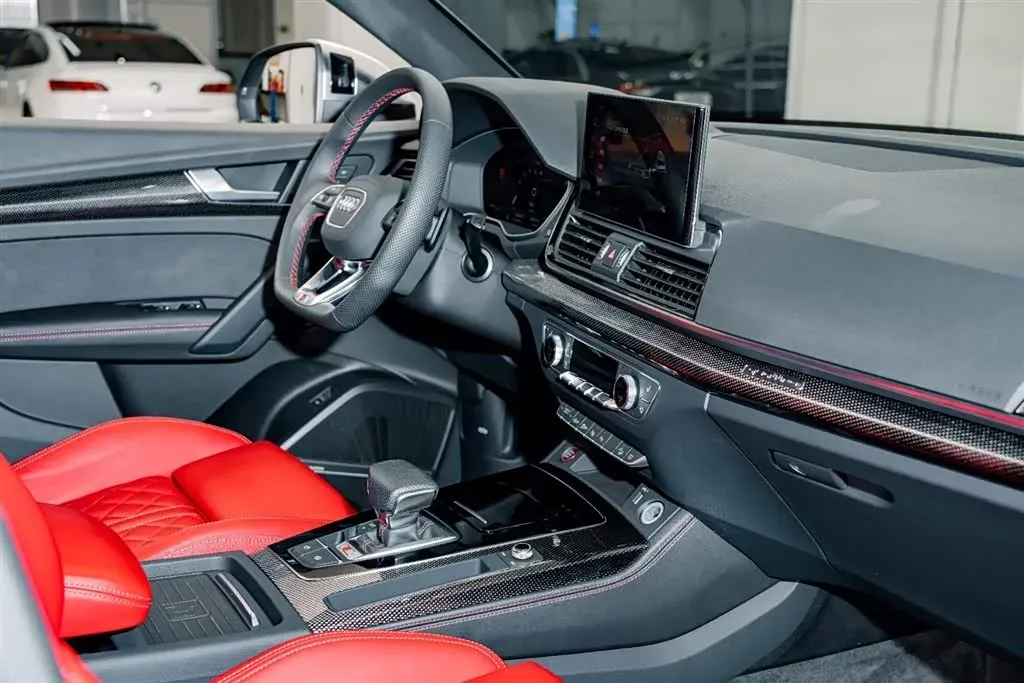 2021 Audi SQ5 3.0T 354HP V6 8AT,autocango,china used car exporter,china ev exporter,chinese used car exporter,chinese used ev exporter