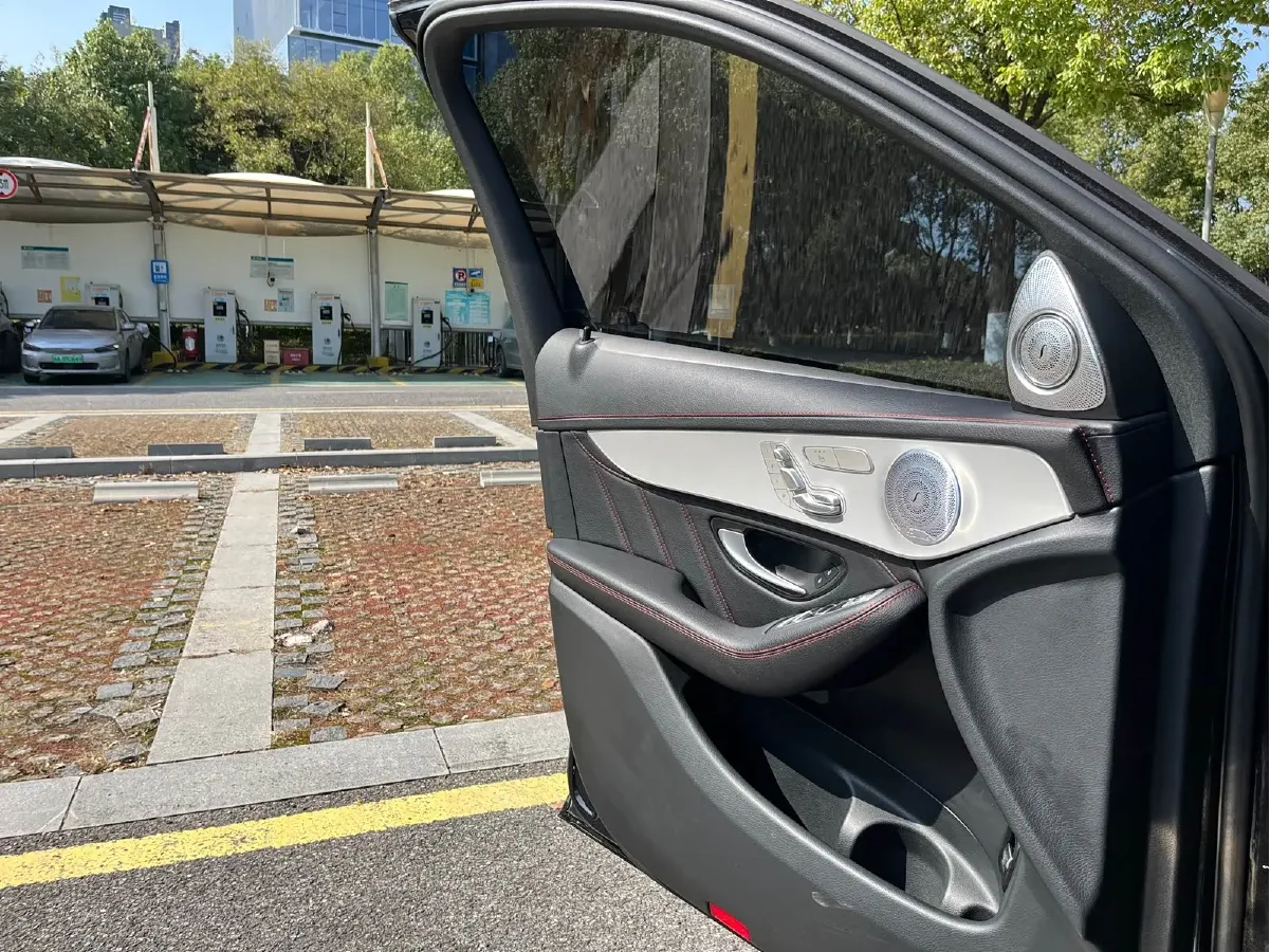 2022 Mercedes-Benz GLC AMG 3.0T 390HP V6 9AT,autocango,china used car exporter,china ev exporter,chinese used car exporter,chinese used ev exporter