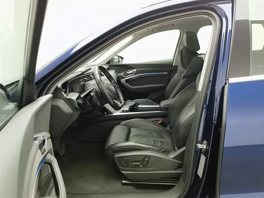 2019 Audi e-tron 2AT BEV 95KWH,autocango,china used car exporter,china ev exporter,chinese used car exporter,chinese used ev exporter