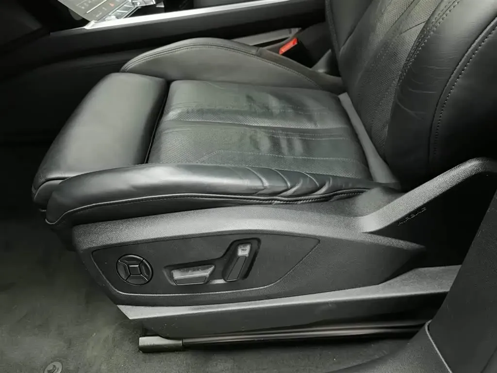 2019 Audi e-tron 2AT BEV 95KWH,autocango,china used car exporter,china ev exporter,chinese used car exporter,chinese used ev exporter