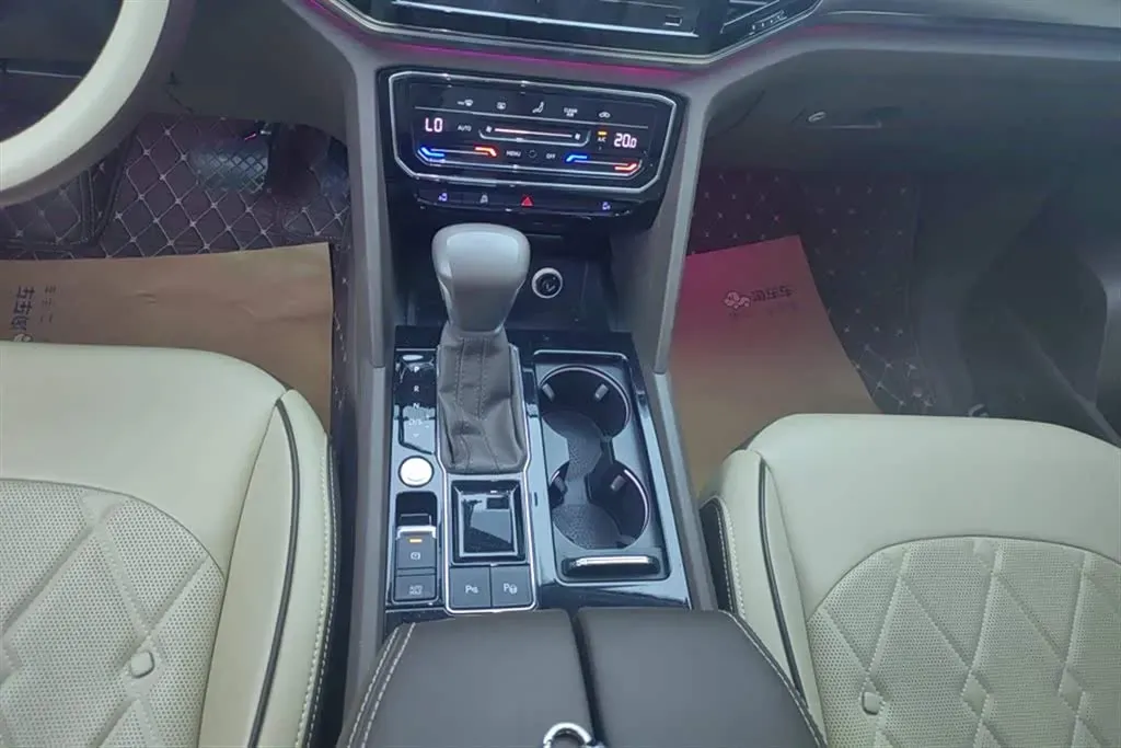 2020 Volkswagen Viloran 2.0T 186HP L4 7DCT,autocango,china used car exporter,china ev exporter,chinese used car exporter,chinese used ev exporter