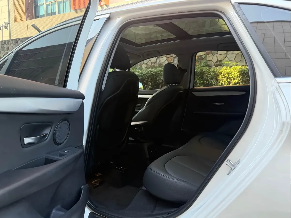 2016 BMW 2 Series Wagon 2.0T 192HP L4 8AT,autocango,china used car exporter,china ev exporter,chinese used car exporter,chinese used ev exporter