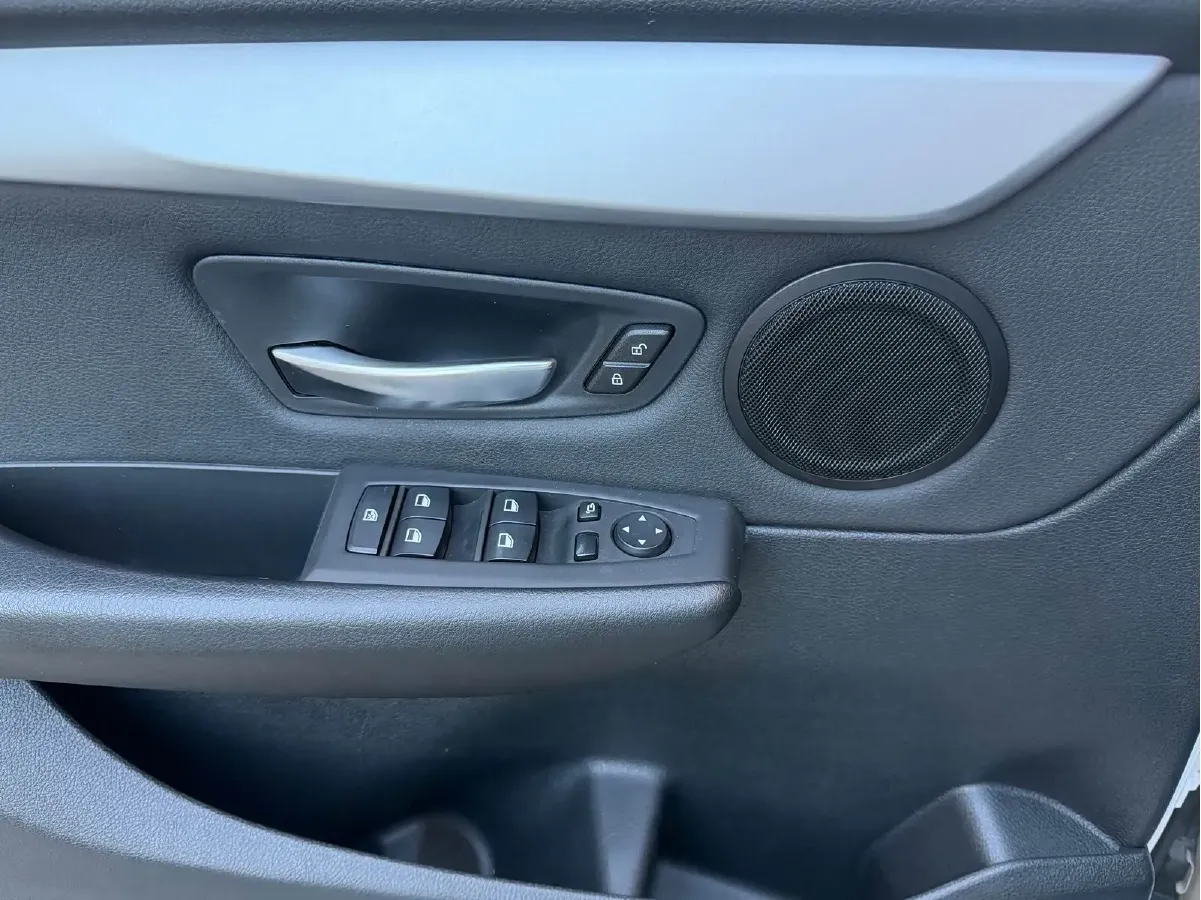 2016 BMW 2 Series Wagon 2.0T 192HP L4 8AT,autocango,china used car exporter,china ev exporter,chinese used car exporter,chinese used ev exporter