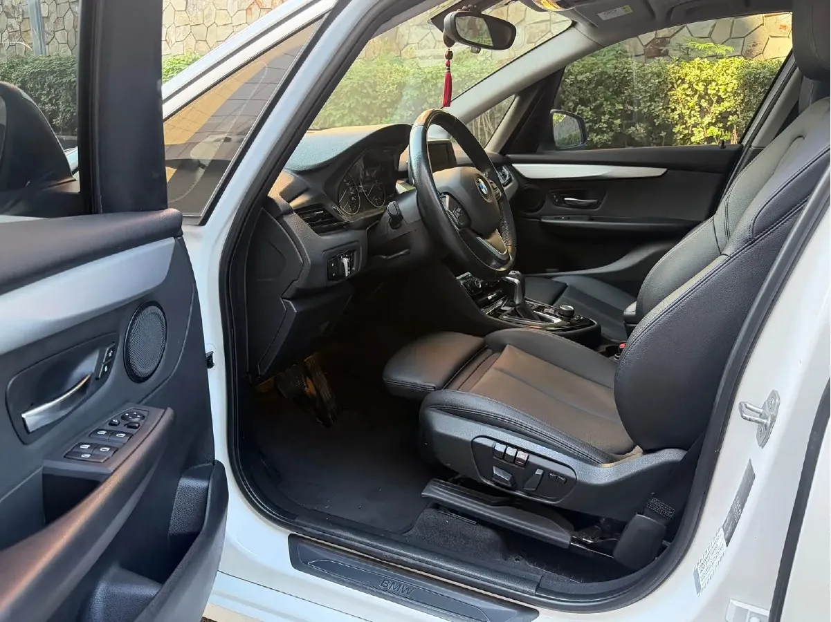 2016 BMW 2 Series Wagon 2.0T 192HP L4 8AT,autocango,china used car exporter,china ev exporter,chinese used car exporter,chinese used ev exporter