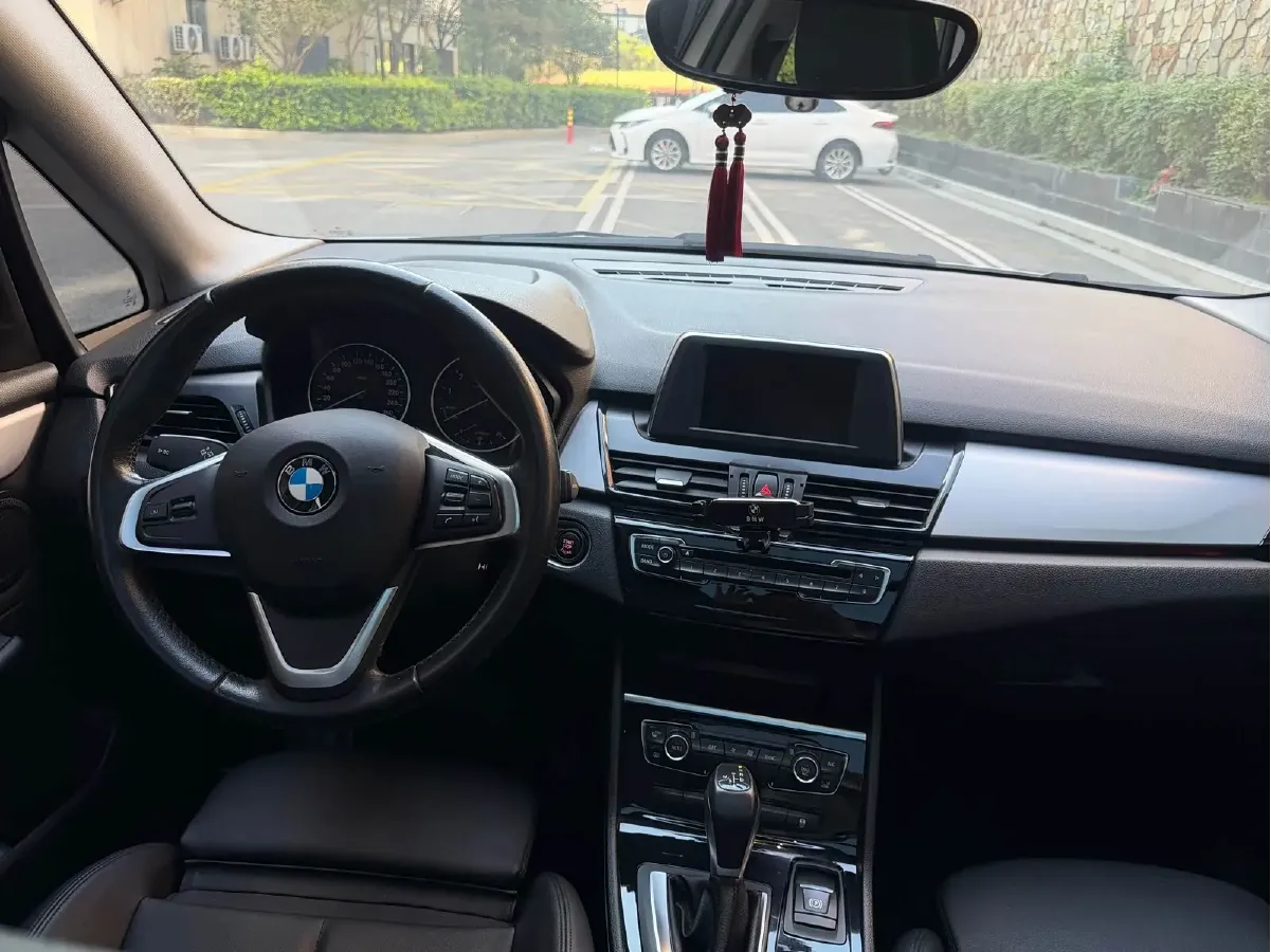 2016 BMW 2 Series Wagon 2.0T 192HP L4 8AT,autocango,china used car exporter,china ev exporter,chinese used car exporter,chinese used ev exporter