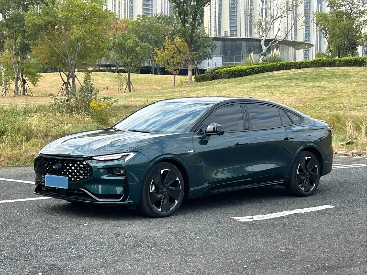 2023 Ford Mondeo 1.5T 190HP L4 E-CVT Hybrid