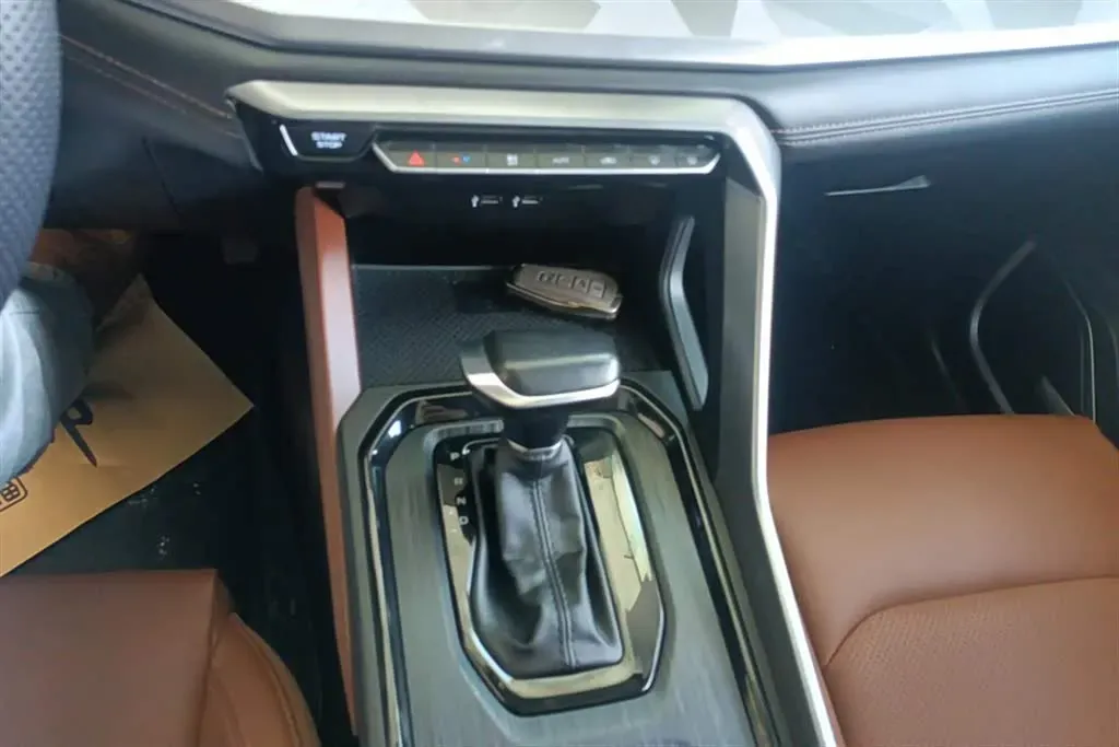 2021 Geely Vision X6 1.4T 141HP L4 6AT,autocango,china used car exporter,china ev exporter,chinese used car exporter,chinese used ev exporter