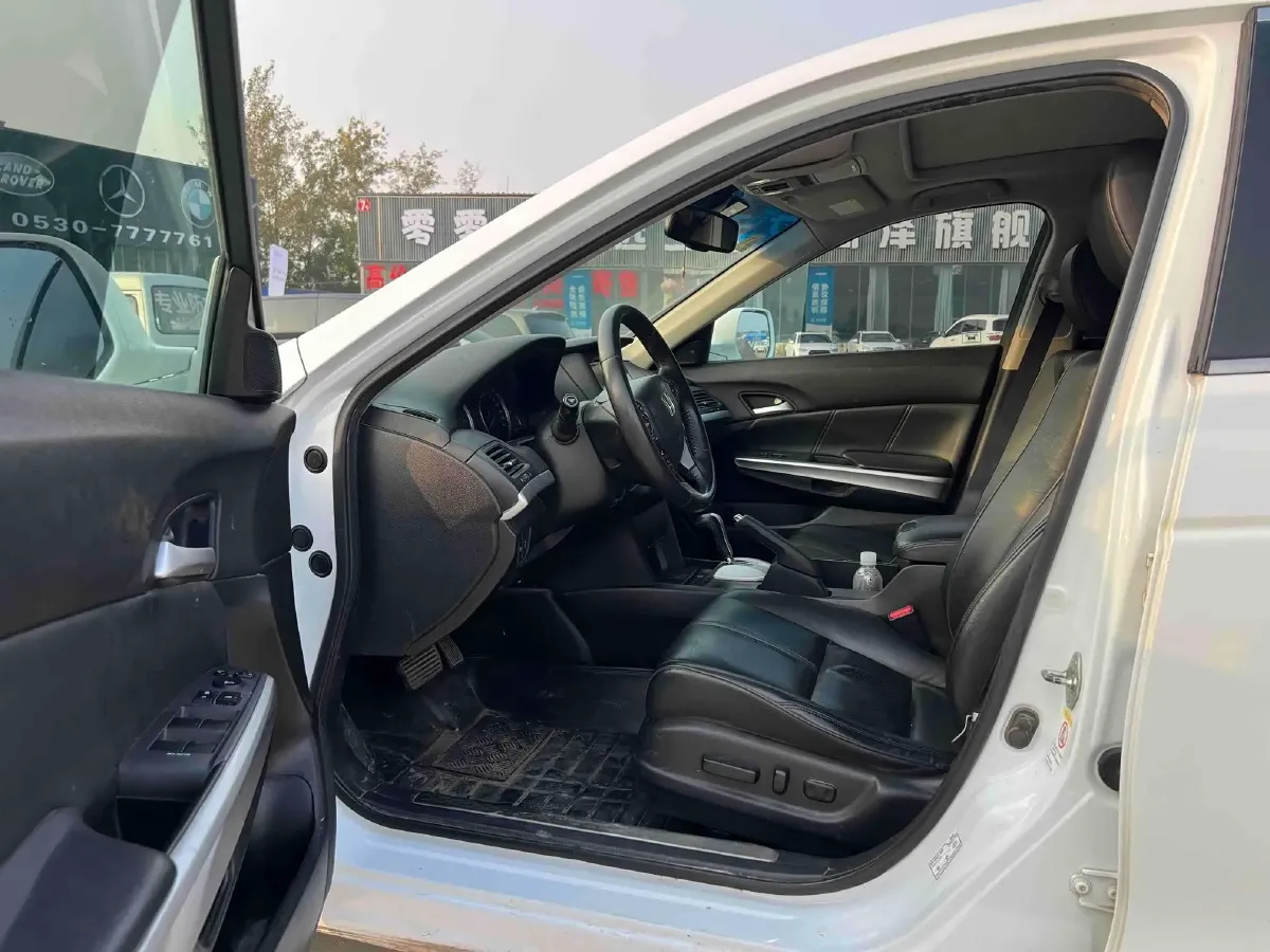 2014 Honda Crosstour 2.4L 197HP L4 5AT,autocango,china used car exporter,china ev exporter,chinese used car exporter,chinese used ev exporter