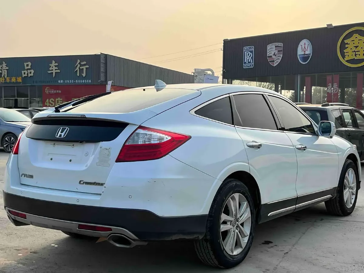 2014 Honda Crosstour 2.4L 197HP L4 5AT,autocango,china used car exporter,china ev exporter,chinese used car exporter,chinese used ev exporter
