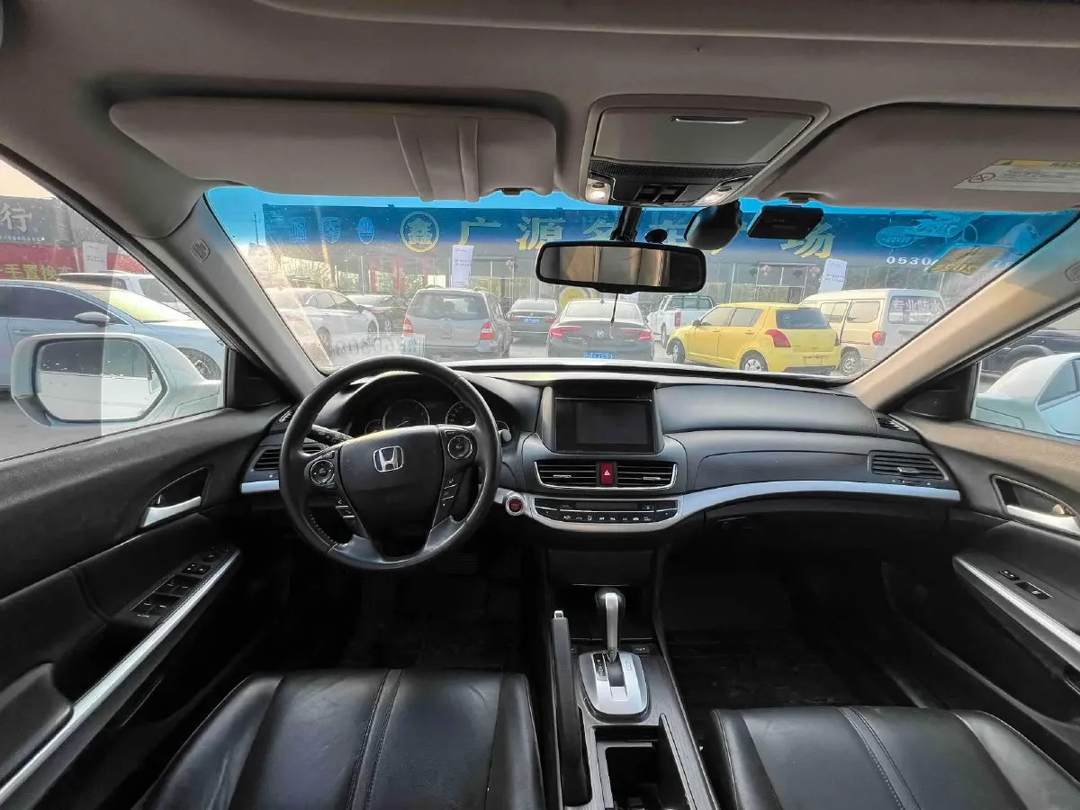 2014 Honda Crosstour 2.4L 197HP L4 5AT,autocango,china used car exporter,china ev exporter,chinese used car exporter,chinese used ev exporter