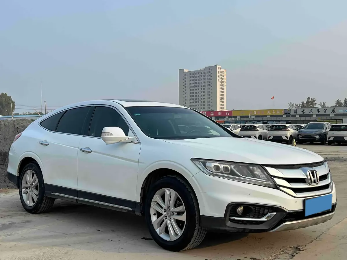 2014 Honda Crosstour 2.4L 197HP L4 5AT,autocango,china used car exporter,china ev exporter,chinese used car exporter,chinese used ev exporter