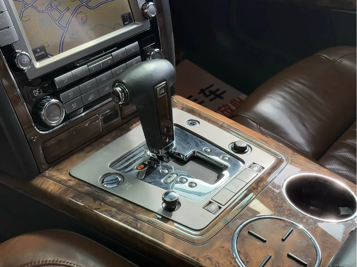 2011 Volkswagen Pheaton 4.2L 335HP V8 6AT,autocango,china used car exporter,china ev exporter,chinese used car exporter,chinese used ev exporter