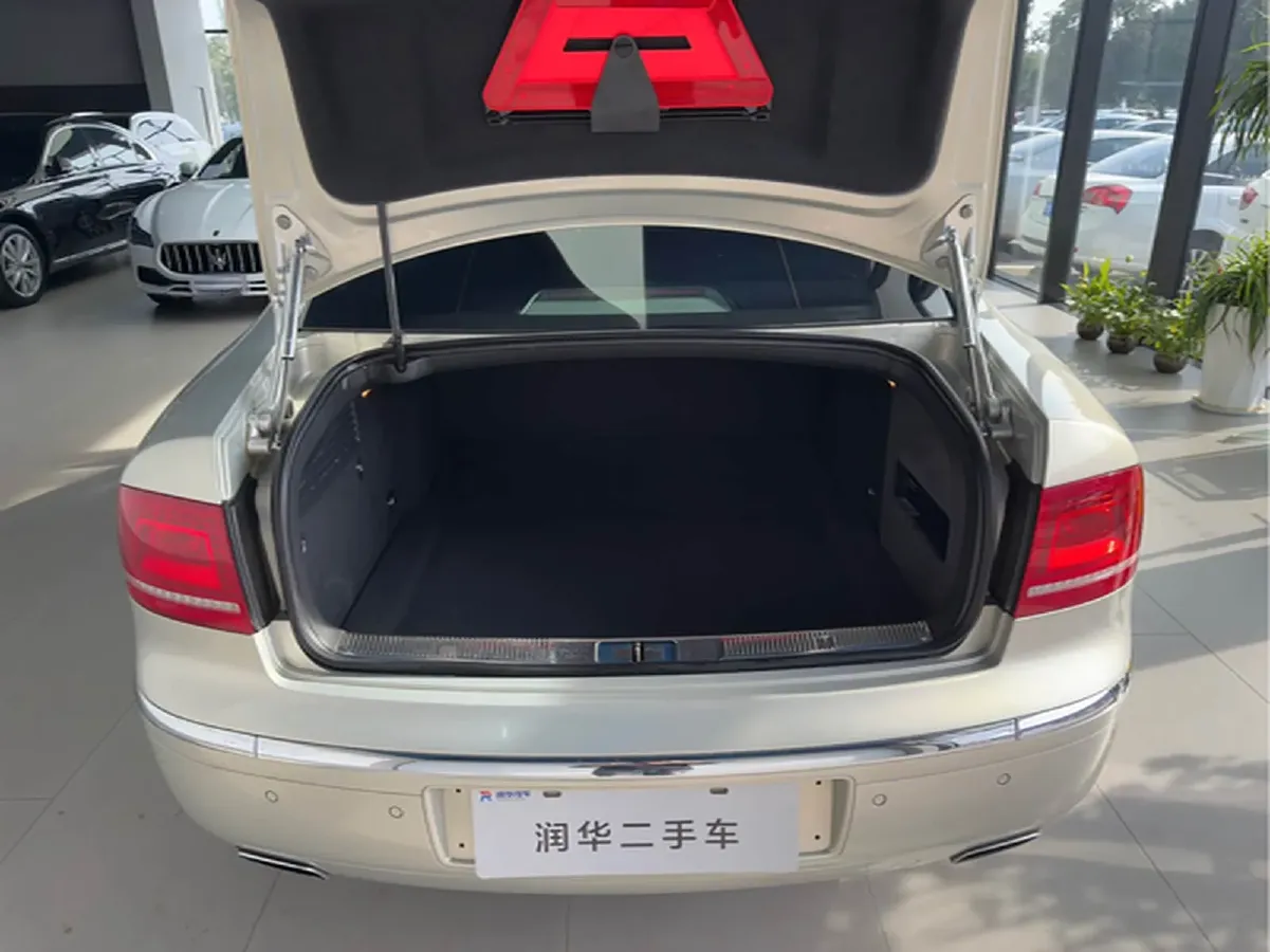 2011 Volkswagen Pheaton 4.2L 335HP V8 6AT,autocango,china used car exporter,china ev exporter,chinese used car exporter,chinese used ev exporter