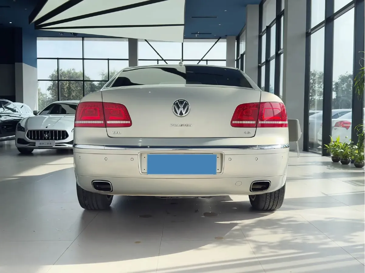 2011 Volkswagen Pheaton 4.2L 335HP V8 6AT,autocango,china used car exporter,china ev exporter,chinese used car exporter,chinese used ev exporter