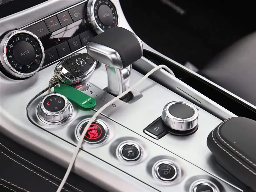 2011 Mercedes-Benz SLS AMG 6.2L 571HP V8 7DCT,autocango,china used car exporter,china ev exporter,chinese used car exporter,chinese used ev exporter