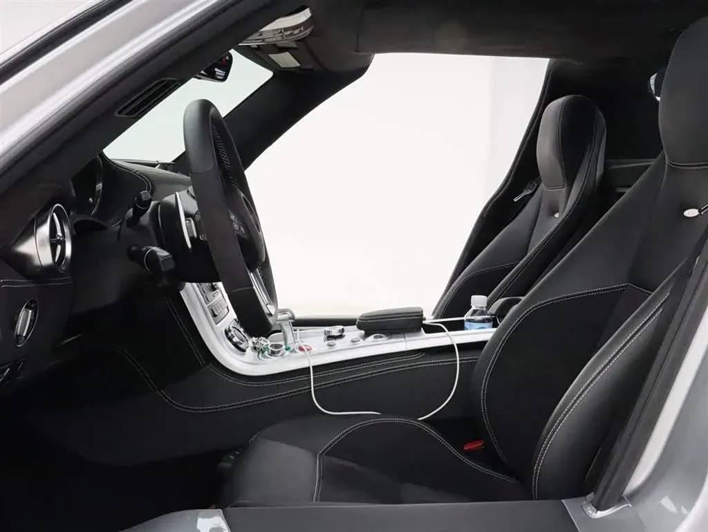 2011 Mercedes-Benz SLS AMG 6.2L 571HP V8 7DCT,autocango,china used car exporter,china ev exporter,chinese used car exporter,chinese used ev exporter