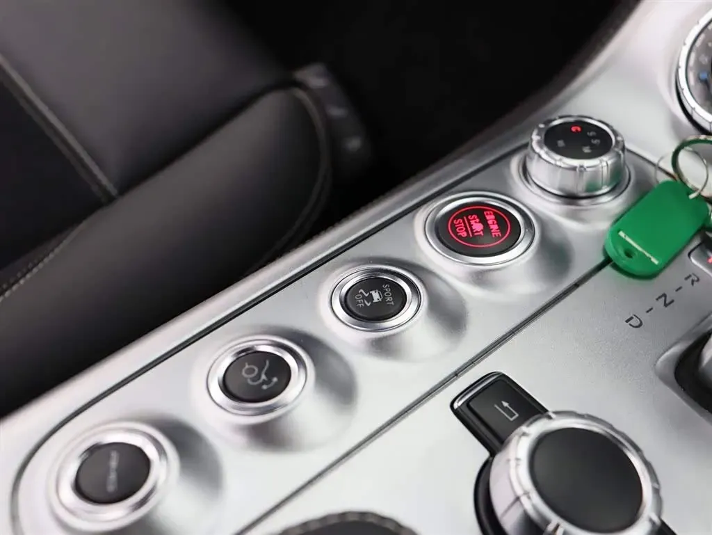 2011 Mercedes-Benz SLS AMG 6.2L 571HP V8 7DCT,autocango,china used car exporter,china ev exporter,chinese used car exporter,chinese used ev exporter