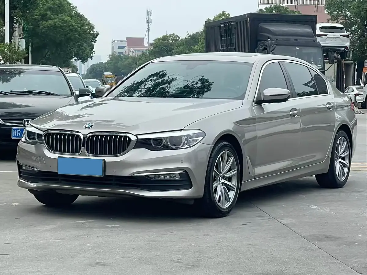 2018 BMW 5 Series 2.0T 224HP L4 8AT