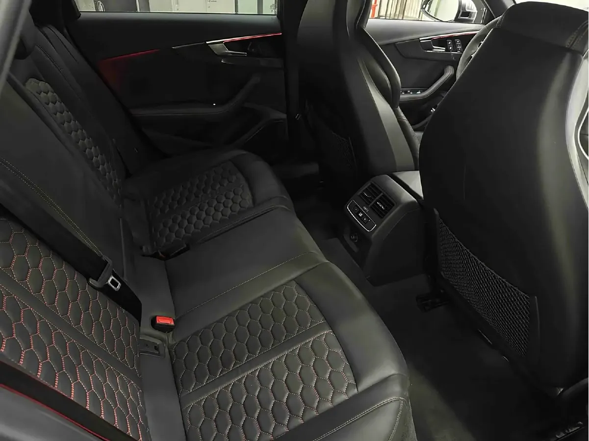 2023 Audi RS 4 2.9T 450HP V6 8AT,autocango,china used car exporter,china ev exporter,chinese used car exporter,chinese used ev exporter