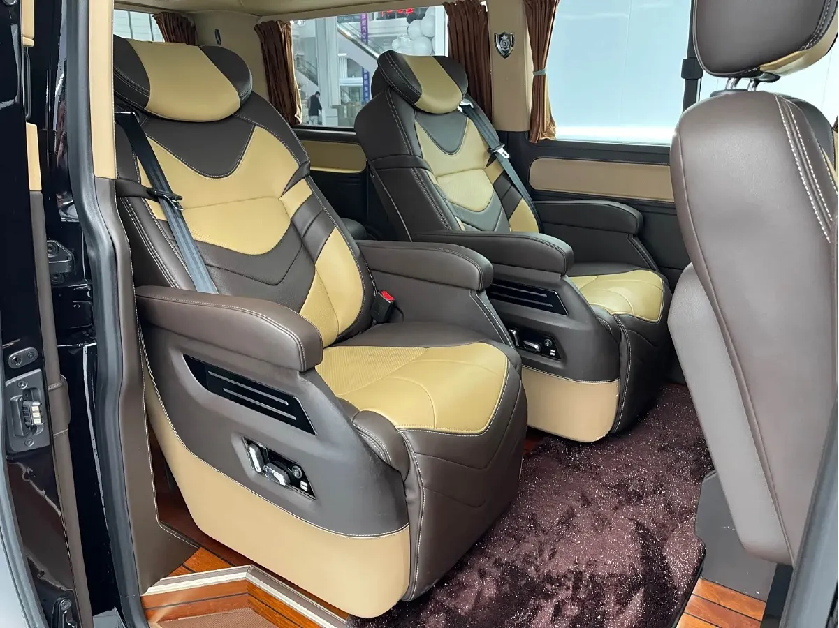 2019 Volkswagen Caravelle 2.0T 204HP L4 7DCT,autocango,china used car exporter,china ev exporter,chinese used car exporter,chinese used ev exporter