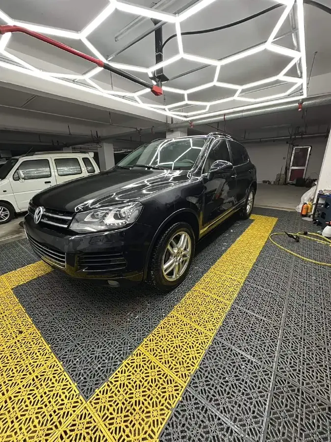 2011 Volkswagen Touareg 3.0T 290HP V6 8AT