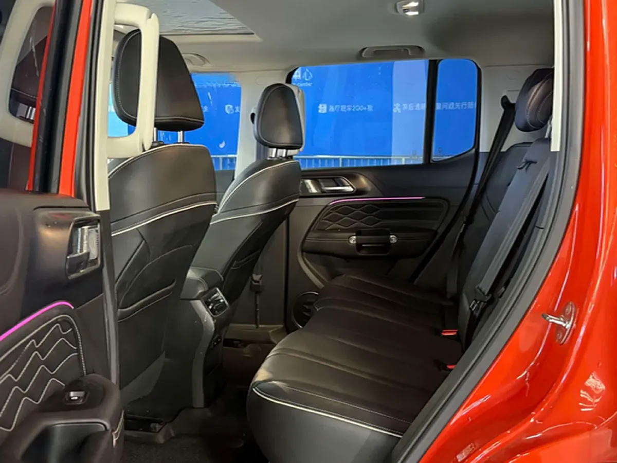 2023 Tank 300 2.0T 227HP L4 8AT,autocango,china used car exporter,china ev exporter,chinese used car exporter,chinese used ev exporter