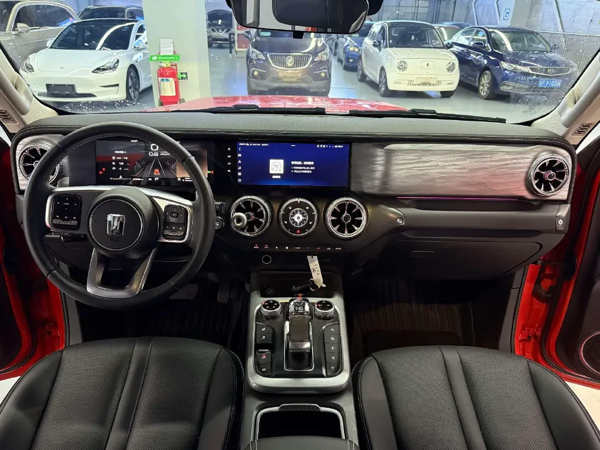 2023 Tank 300 2.0T 227HP L4 8AT,autocango,china used car exporter,china ev exporter,chinese used car exporter,chinese used ev exporter