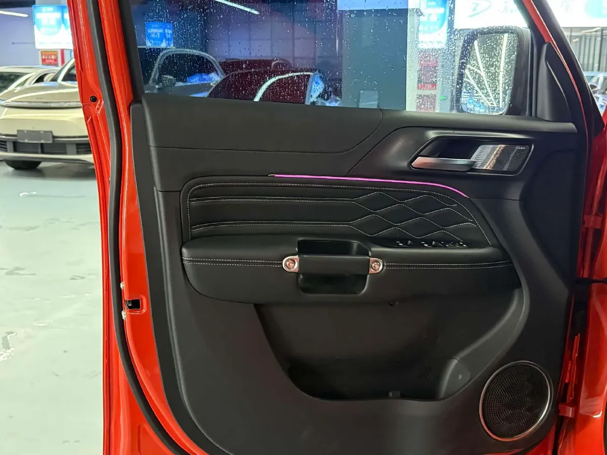 2023 Tank 300 2.0T 227HP L4 8AT,autocango,china used car exporter,china ev exporter,chinese used car exporter,chinese used ev exporter