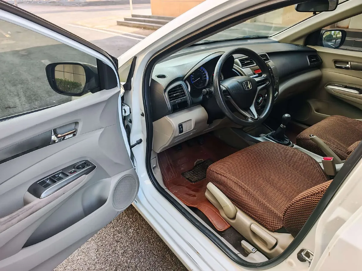 2012 Honda City Classic 1.5L 120HP L4 5MT,autocango,china used car exporter,china ev exporter,chinese used car exporter,chinese used ev exporter