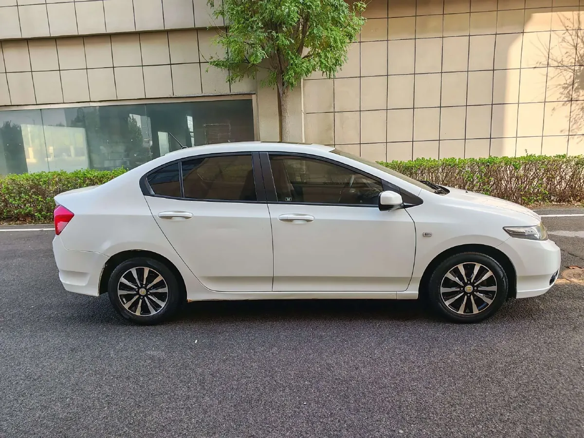 2012 Honda City Classic 1.5L 120HP L4 5MT,autocango,china used car exporter,china ev exporter,chinese used car exporter,chinese used ev exporter