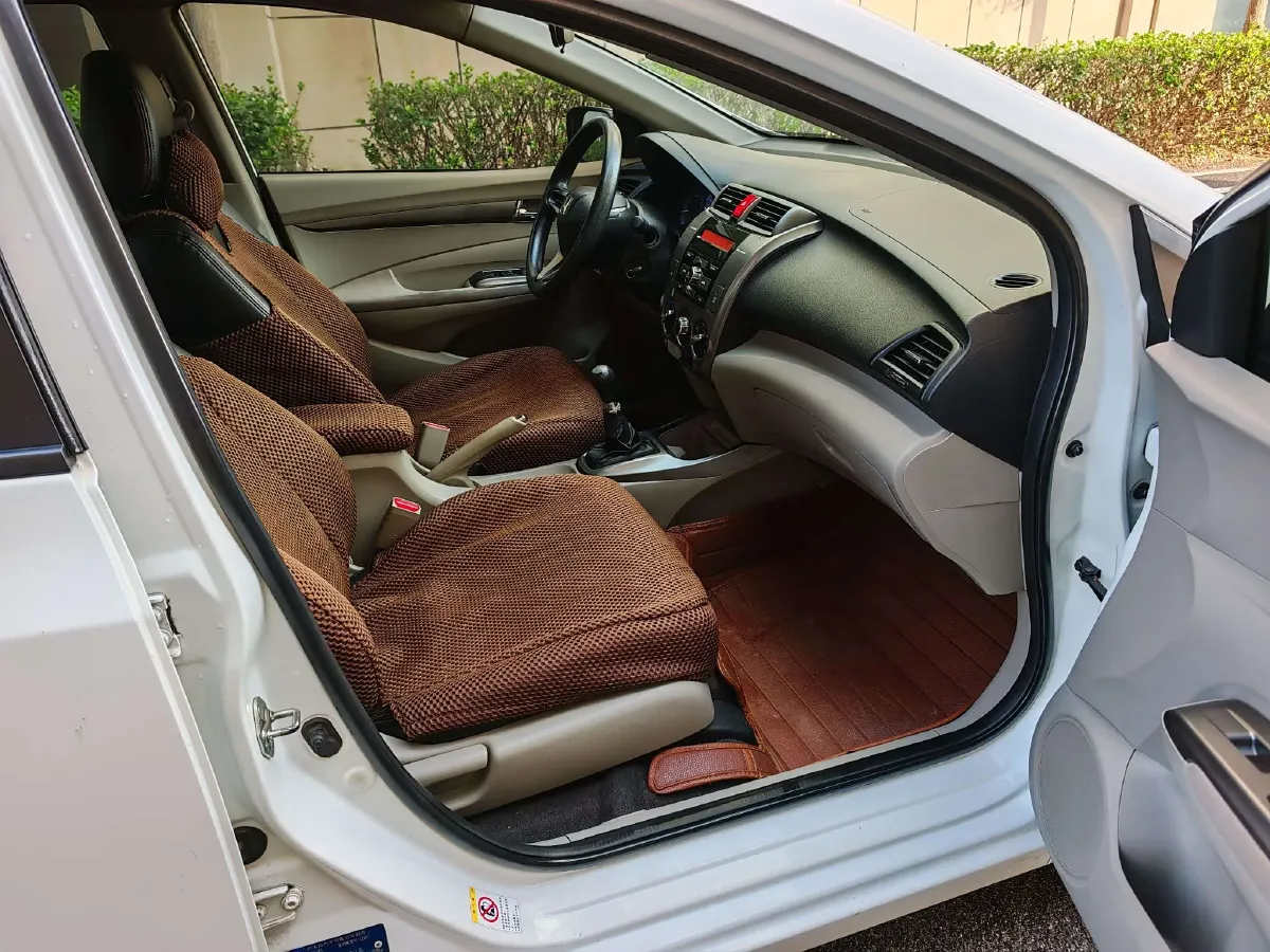 2012 Honda City Classic 1.5L 120HP L4 5MT,autocango,china used car exporter,china ev exporter,chinese used car exporter,chinese used ev exporter