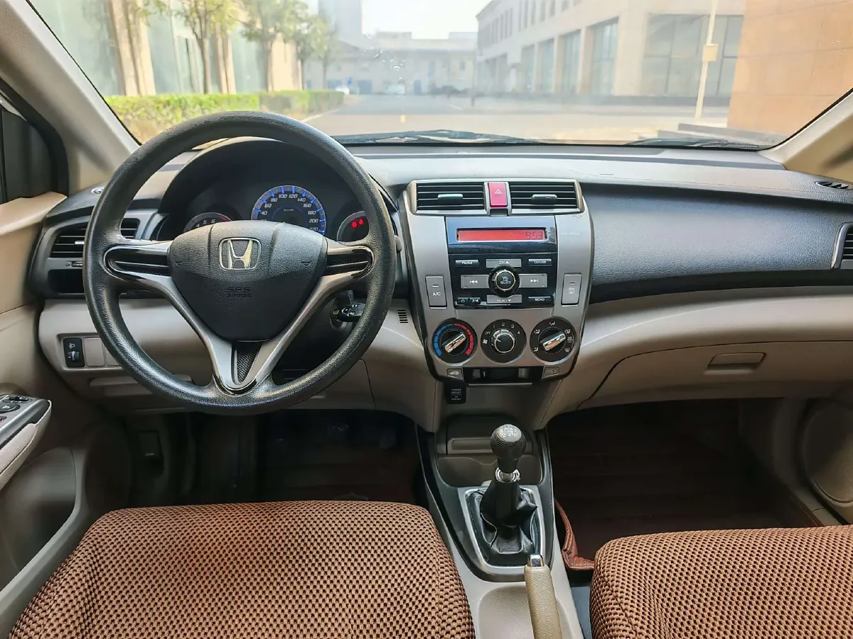 2012 Honda City Classic 1.5L 120HP L4 5MT,autocango,china used car exporter,china ev exporter,chinese used car exporter,chinese used ev exporter