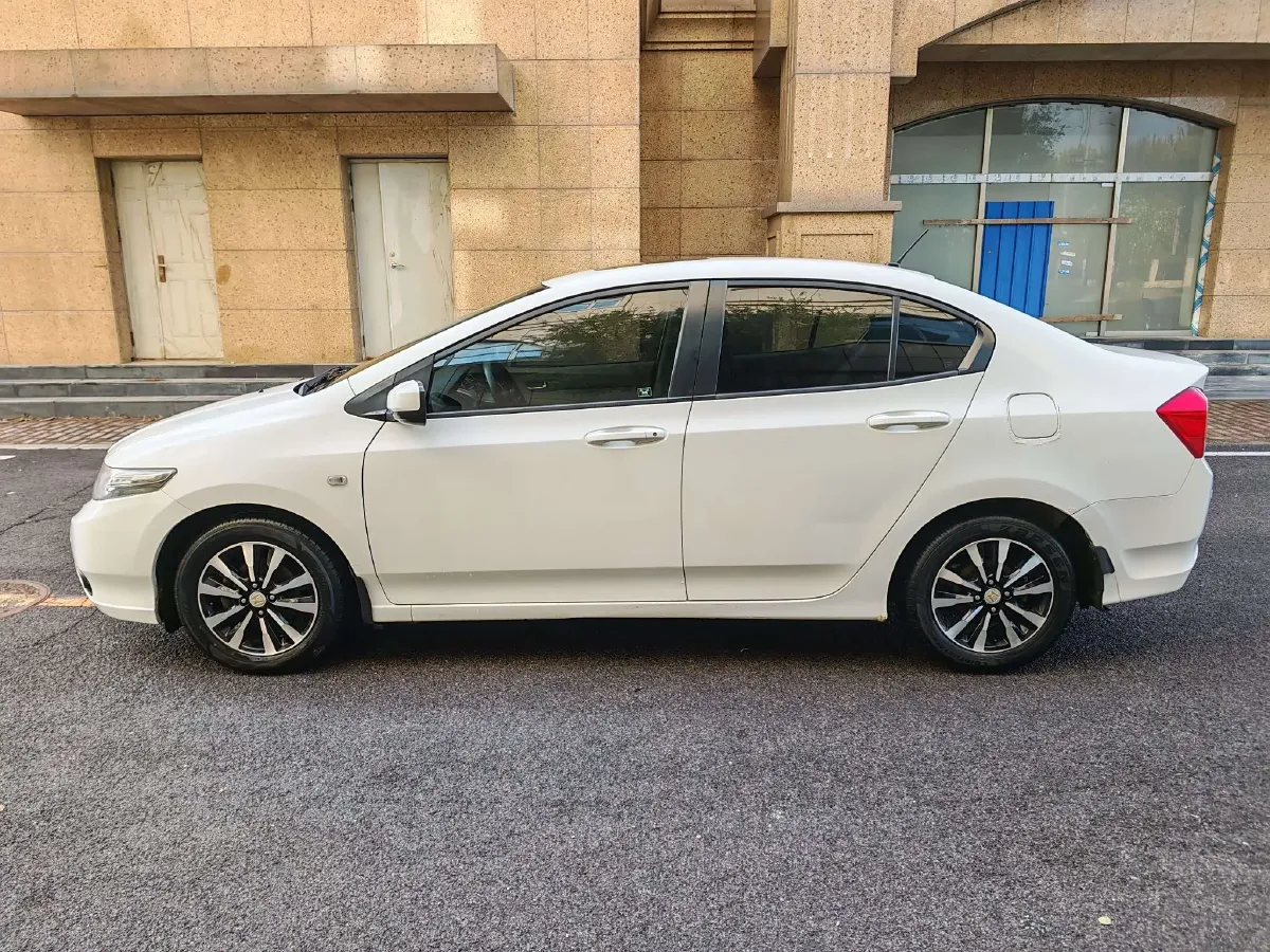 2012 Honda City Classic 1.5L 120HP L4 5MT,autocango,china used car exporter,china ev exporter,chinese used car exporter,chinese used ev exporter