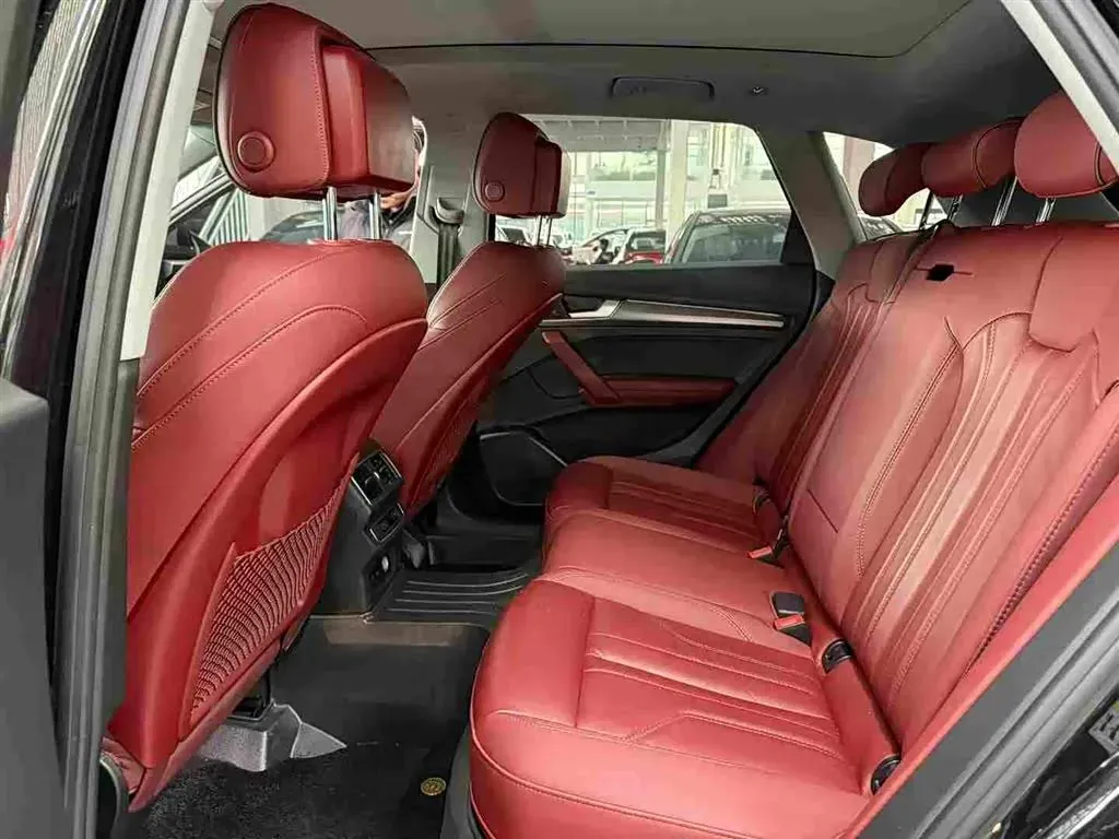 2023 Audi Q5L 2.0T 190HP L4 7DCT,autocango,china used car exporter,china ev exporter,chinese used car exporter,chinese used ev exporter