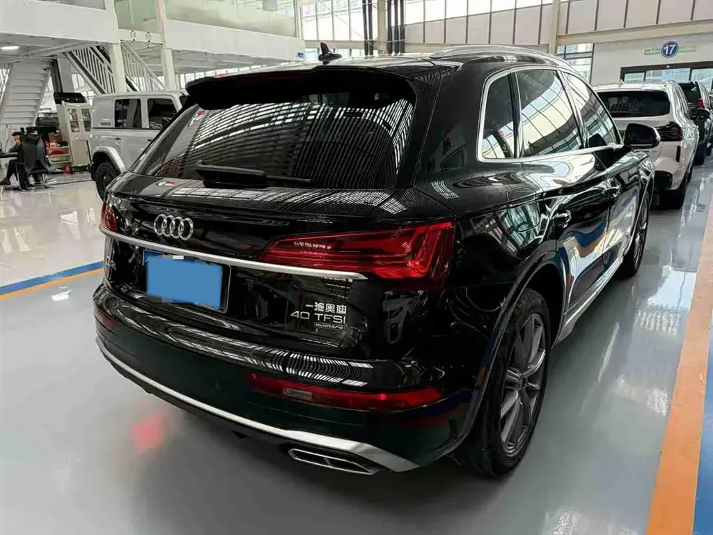 2023 Audi Q5L 2.0T 190HP L4 7DCT,autocango,china used car exporter,china ev exporter,chinese used car exporter,chinese used ev exporter