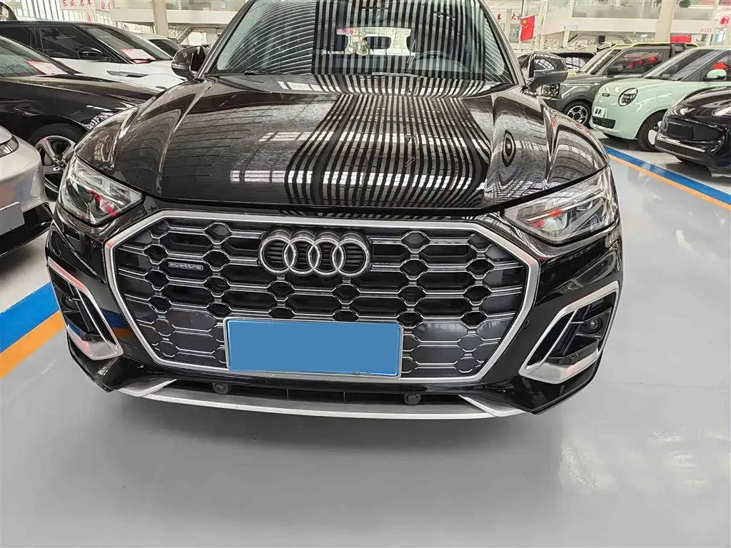 2023 Audi Q5L 2.0T 190HP L4 7DCT,autocango,china used car exporter,china ev exporter,chinese used car exporter,chinese used ev exporter