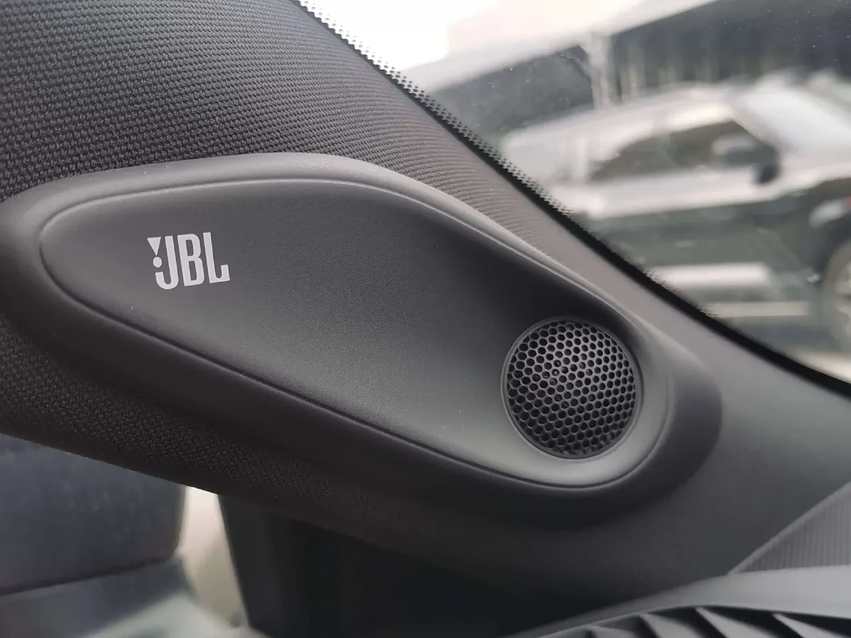 2023 Toyota CrownSportCross 2.5L 185HP L4 E-CVT Hybrid,autocango,china used car exporter,china ev exporter,chinese used car exporter,chinese used ev exporter