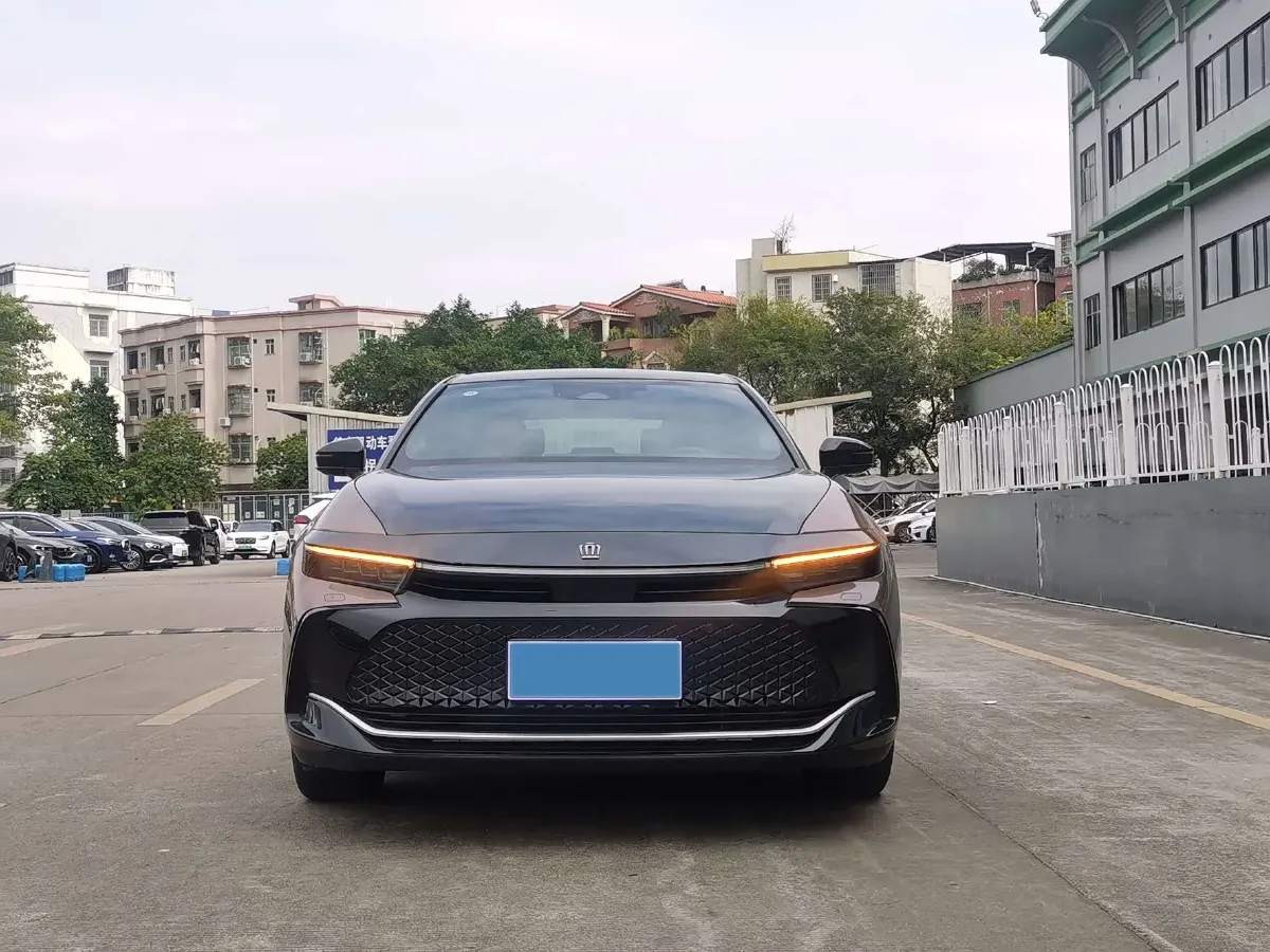 2023 Toyota CrownSportCross 2.5L 185HP L4 E-CVT Hybrid,autocango,china used car exporter,china ev exporter,chinese used car exporter,chinese used ev exporter